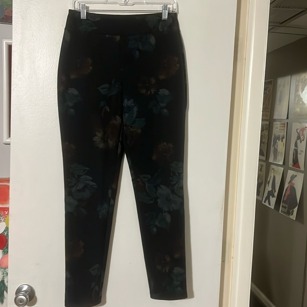 Joseph Ribkoff stretch pants with floral design